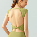 スカルプテッドノーバックヨガティー ビルトインパディング付き