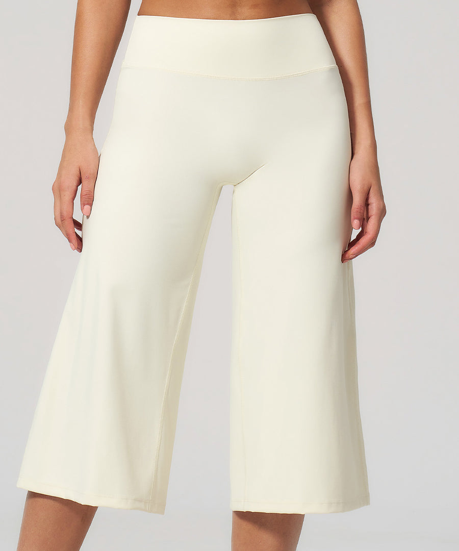 Relaxed Flow Short