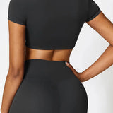 クロップドショートスリーブTシャツ