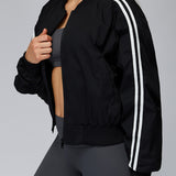 快適なジップアップスポーツパファー