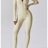 カバーミーアップジャンプスーツ