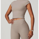 カットアウトバックヨガTシャツ