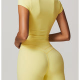 カットアウトバックヨガTシャツ